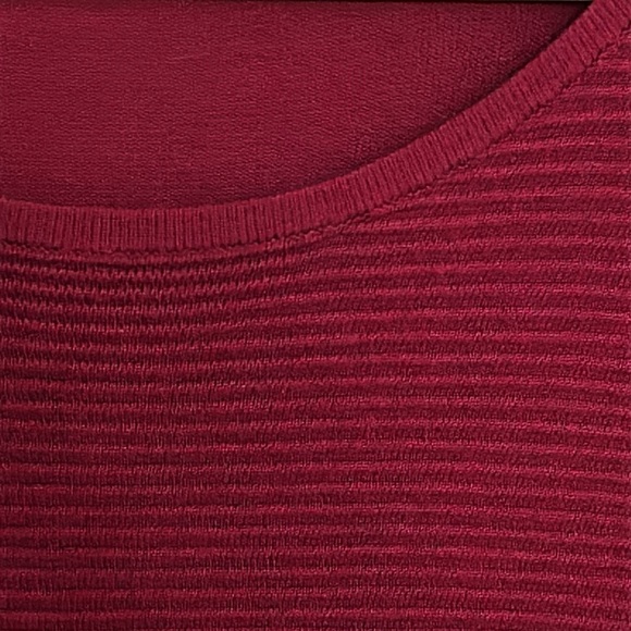 Contemporaine Fuschia Pink Sweater, size M - Picture 4 of 5